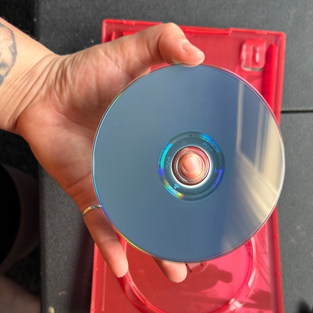 Sony PS4 The Last of Us Remastered - Red and Black - Picture 4 of 4